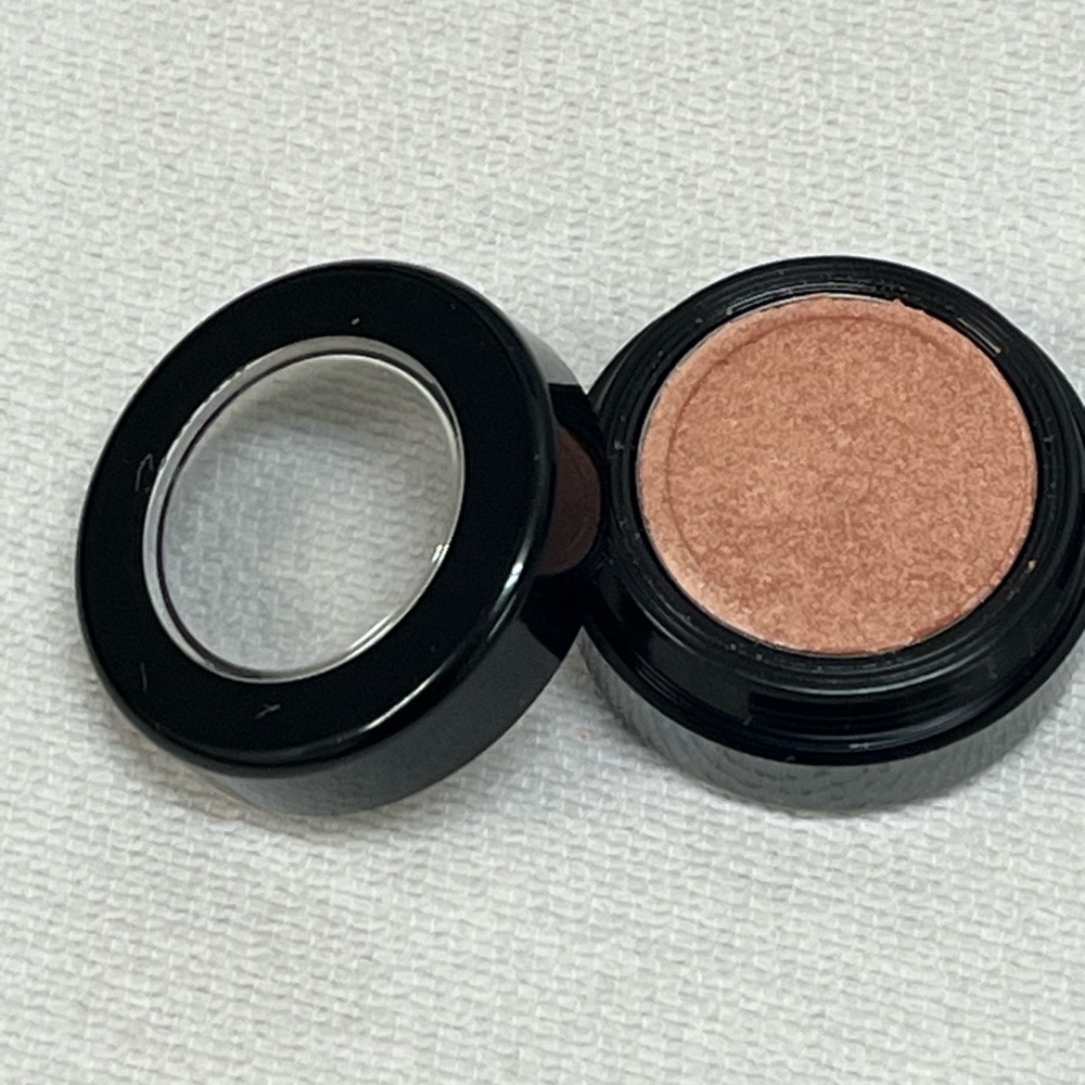 Ultra Glow Powder Highlighter CANDLELIGHT Merle Norman